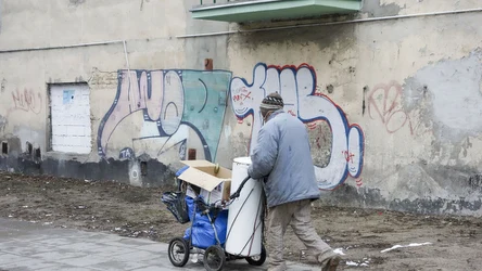 Bezdomni roznoszą koronawirusa? "To oni są szczególnie narażeni"
