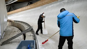Olimpijski tor bobslejowo-saneczkowy