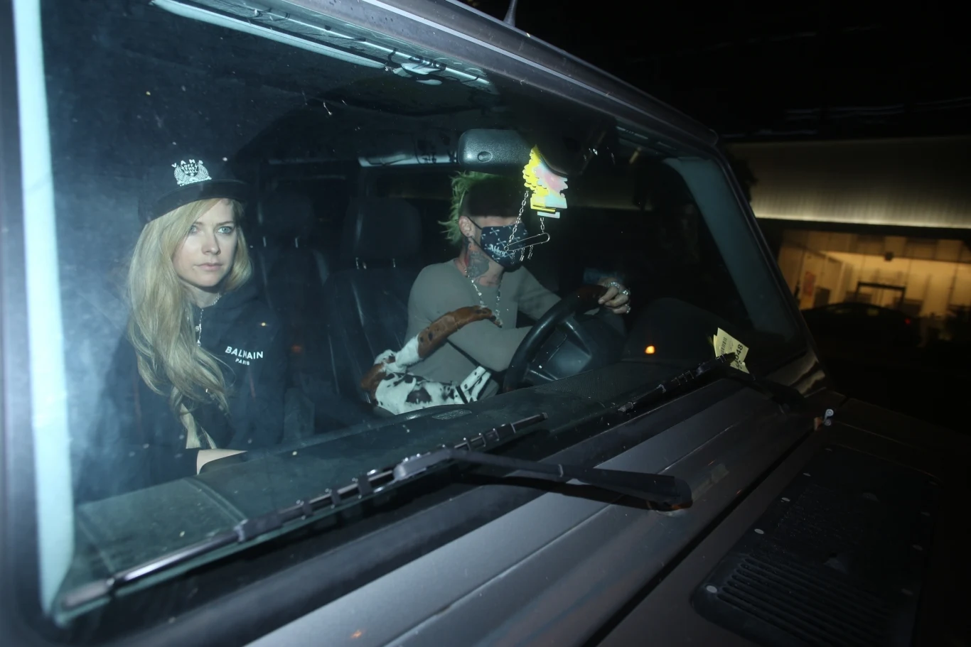 Mod Sun, czyli Derek Ryan Smith, to wokalista, raper, kompozytor i autor tekstów. Jest też producentem, malarzem i poetą. Na koncie ma trzy albumy studyjne. Czwarty ma ukazać się w tym roku. 