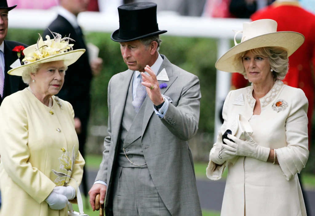 Królowa Elżbieta II, książę Karol, Camilla Parker-Bowles Królowa Elżbieta II, książę Karol, Camilla Parker-Bowles