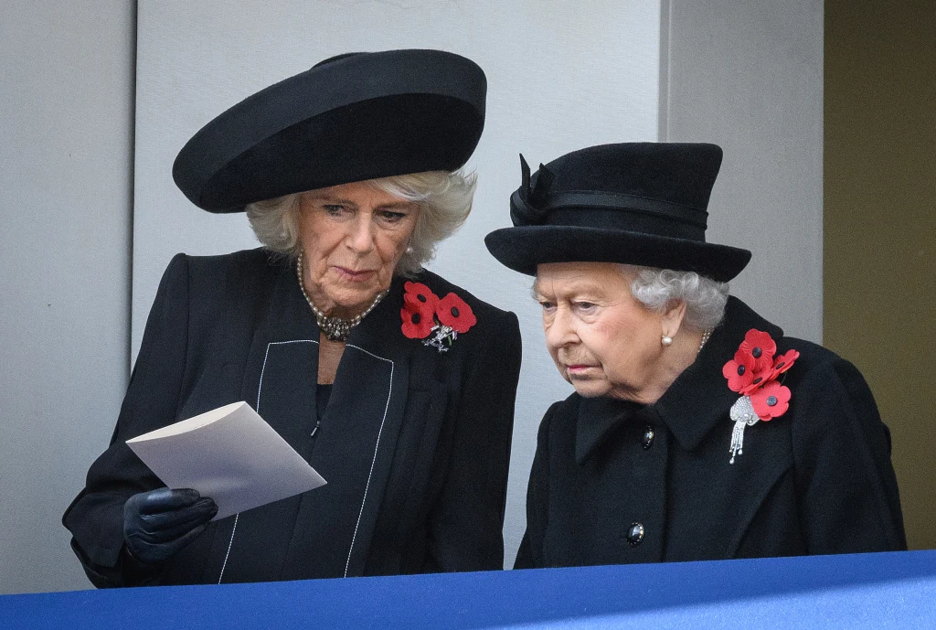 Camilla Parker-Bowles i królowa Elżbieta II Camilla Parker-Bowles i królowa Elżbieta II