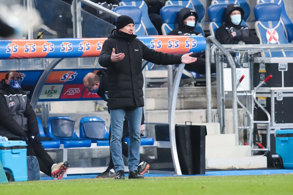 Trener Lecha Poznań Dariusz żuraw podczas meczu z Zagłębiem Lubin Trener Lecha Poznań Dariusz żuraw podczas meczu z Zagłębiem Lubin