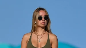 Kimberley Garner na plaży 