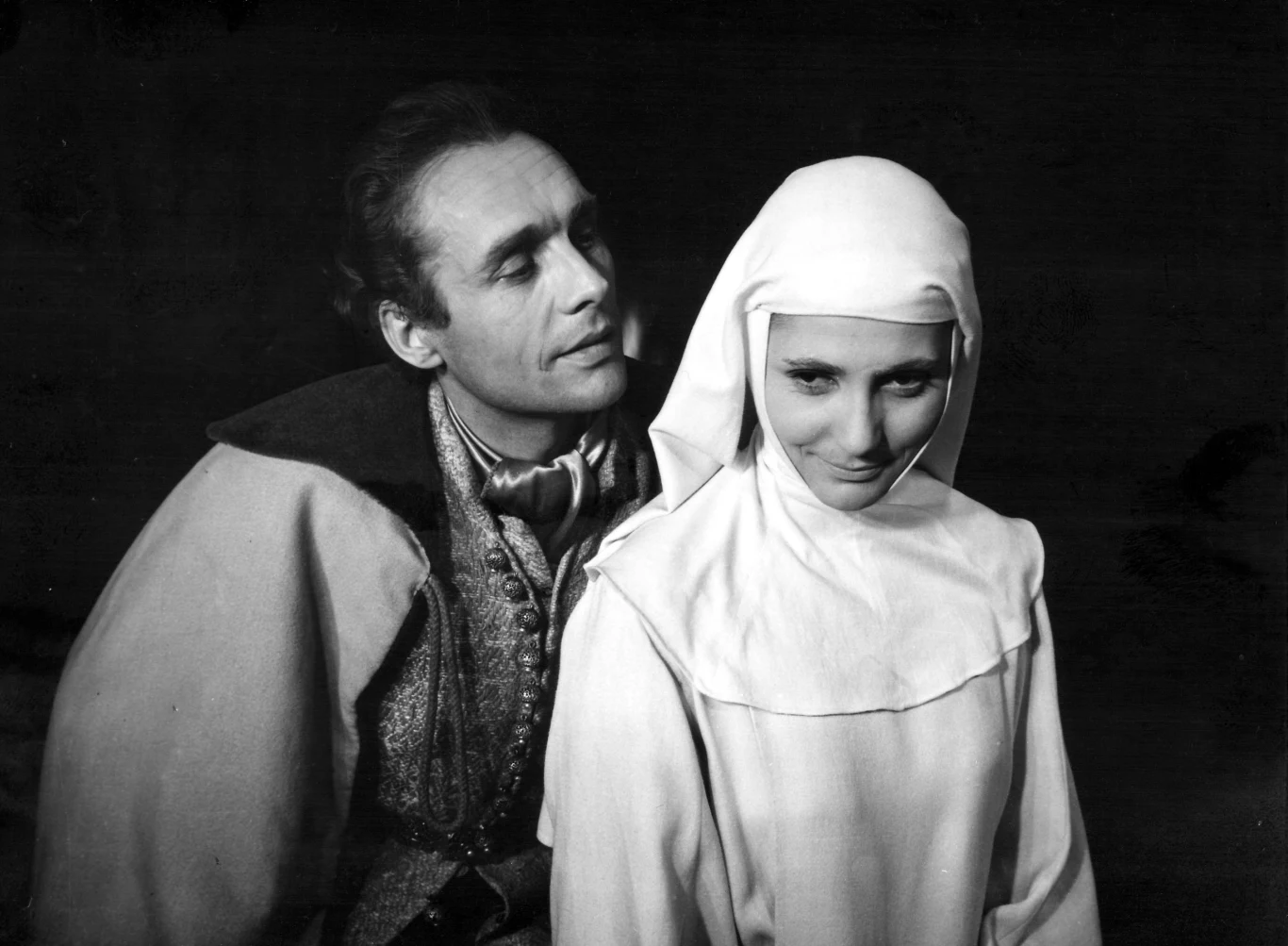 "W noweli Iwaszkiewicza zainteresowała mnie sprawa, która jest bardzo bliska nam wszystkim: sprawa uczuć. To jest film o naturze człowieka. Mimo bardzo specyficznego doboru postaci i realiów rozgrywa się w filmie konflikt uczuć ludzi w habitach o psychice ludzi bez habitów" - mówił Jerzy Kawalerowicz.