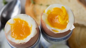 W jakiej formie jajka są najzdrowsze? Czy jajko podnosi cholesterol? Odpowiadamy