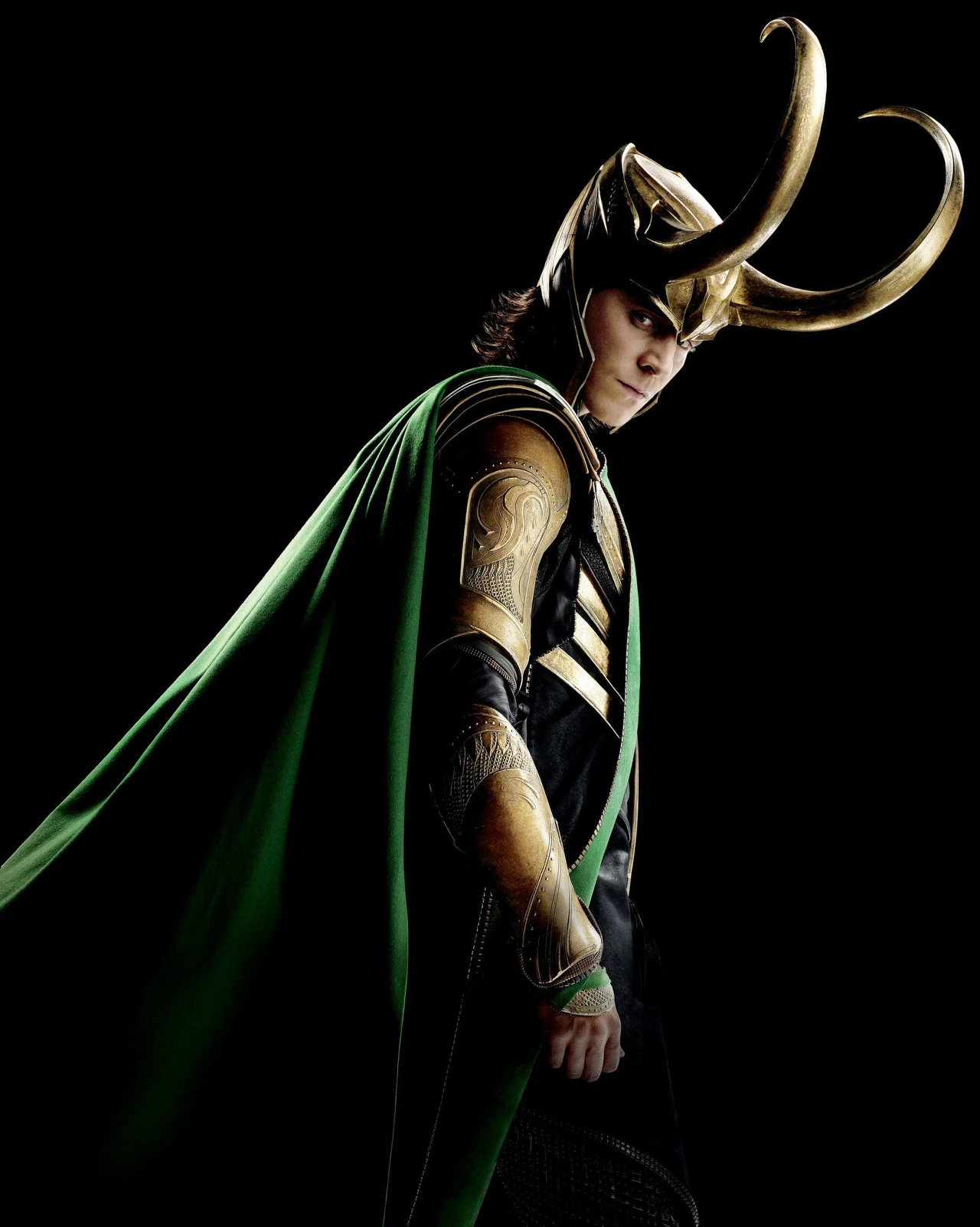 Po sukcesie "Thora" Tom Hiddleston wcielił się w "Lokiego" w kolejnej superprodukcji Marvela "Avengers". Do ikonicznego bohatera powrócił jeszcze w obrazach "Thor: Ragnarok", "Avengers: Wojna bez granic" oraz "Avengers: Koniec gry". Ten ostatni obraz zdetronizował "Avatara" jako najbardziej kasowa kinowa produkcja wszech czasów. Sam Hiddleston za występ w filmie zarobił aż 8 milionów dolarów.