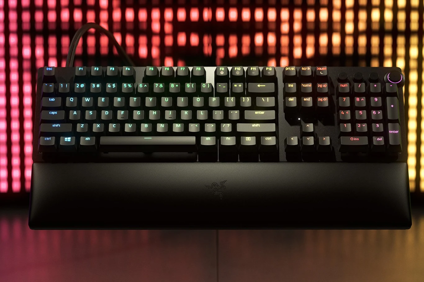 Razer Huntsman V2 mierzy siłę nacisku, umieszczając pod każdym klawiszem źródło światła, a następnie oceniając długość tego światła – im klawisz jest niżej, tym jest go więcej. Dzięki temu klawiatura „wie”, jak głęboko wciśnięci są przyciski, co otwiera pole do interesujących funkcji. Razer Huntsman V2 mierzy siłę nacisku, umieszczając pod każdym klawiszem źródło światła, a następnie oceniając długość tego światła – im klawisz jest niżej, tym jest go więcej. Dzięki temu klawiatura „wie”, jak głęboko wciśnięci są przyciski, co otwiera pole do interesujących funkcji.