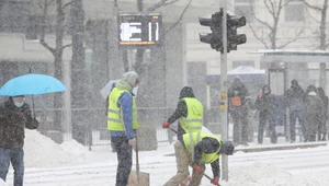 Warszawa: Fusy zamiast soli na ulicach Ursynowa