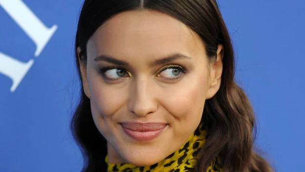 Irina Shayk to 35-letnia rosyjska modelka, której udało się zrobić międzynarodową karierę, mimo że wcale nie dorastała w luksusach. 

Jej matka pracowała jako przedszkolna pianistka, a ojciec był górnikiem. Piękna modelka od najmłodszych lat śpiewała i uczyła się gry na fortepianie. 