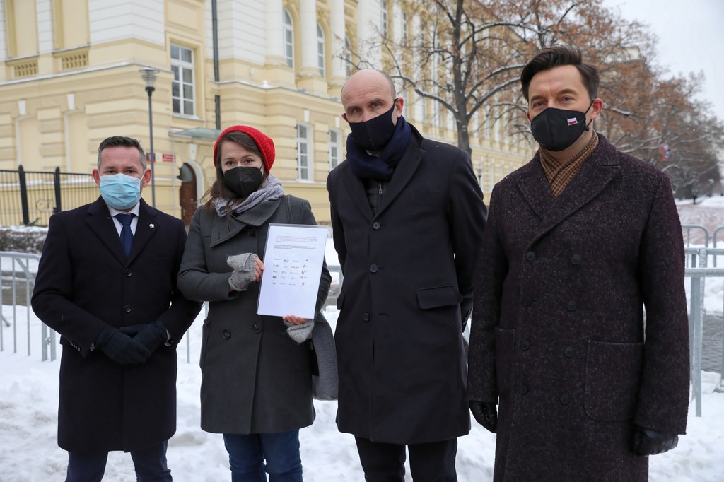 Od lewej:  szef WWF Polska Mirosław Proppe, Izabela Zygmunt z Polskiej Zielonej Sieci, , Marcin Korolec z Instytutu Zielonej Gospodarki oraz prezes zarządu Zespołu Doradców Gospodarczych TOR Adrian Furgalski