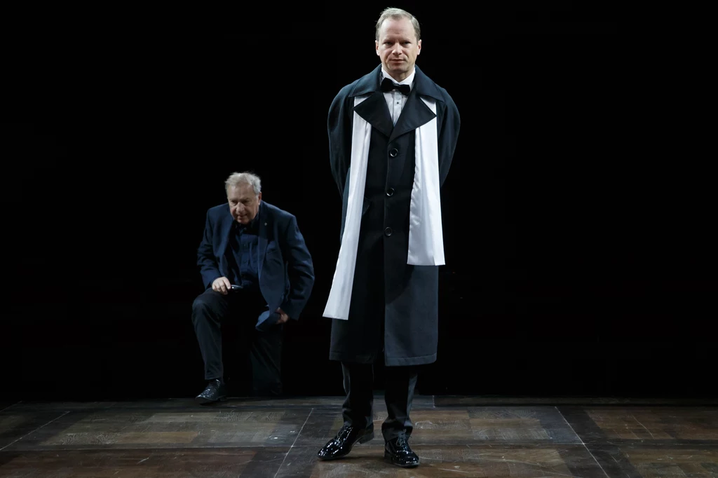 Próba medialna spektaklu "Bal Manekinów" w Och Teatrze. Na scenie Jerzy Sturh i Maciej Stuhr Próba medialna spektaklu "Bal Manekinów" w Och Teatrze. Na scenie Jerzy Sturh i Maciej Stuhr