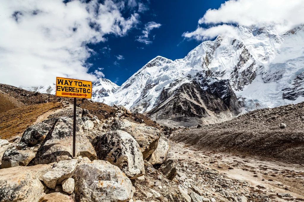 Mount Everest to marzenie wielu wspinaczy z całego świata. Także tych nieuczciwych