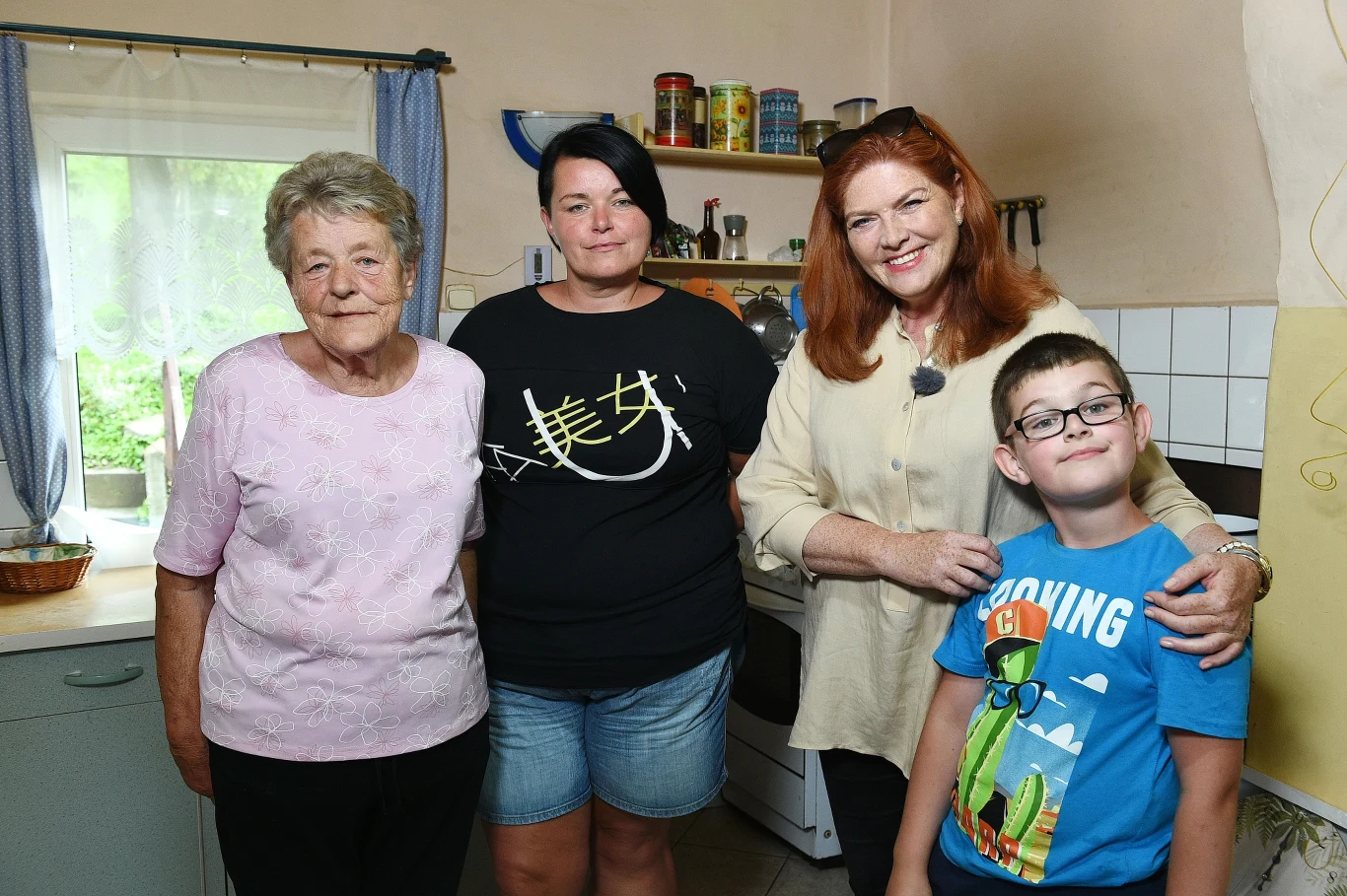 Pani Joanna z synkiem Kajetanem i mamą Genowefą