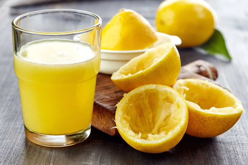Rozjaśnij woski sokiem z cytryny