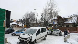 Dwa samochody wpadły do wykopu budowy stacji Zacisze na drugiej linii metra