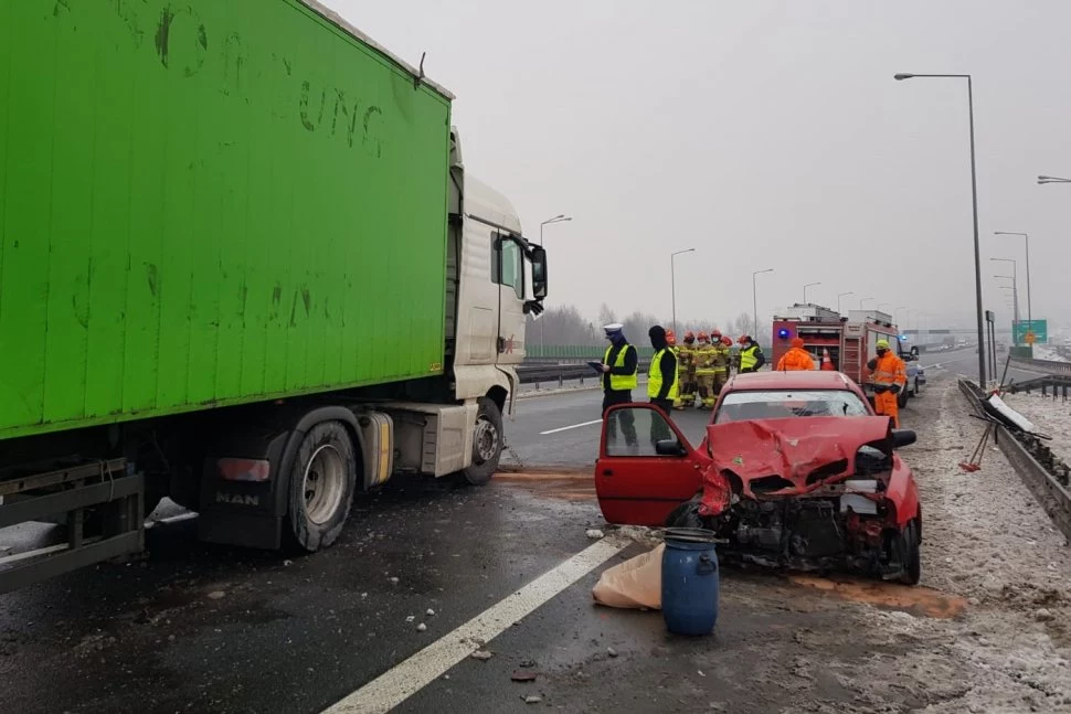 Kierowca Micry został ranny, ale na pewno miał więcej szczęścia niż rozumu