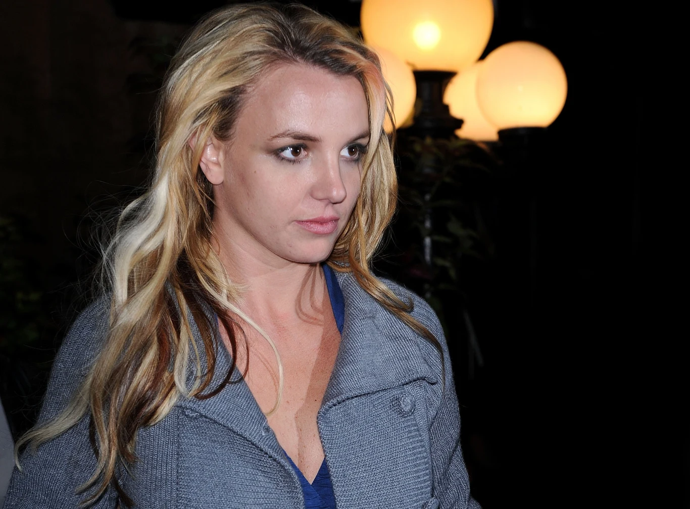 Britney Spears według sądu nie jest w stanie wyjść z własnego domu, ale jest w stanie zagrać 100 koncertów w ciągu roku Britney Spears według sądu nie jest w stanie wyjść z własnego domu, ale jest w stanie zagrać 100 koncertów w ciągu roku