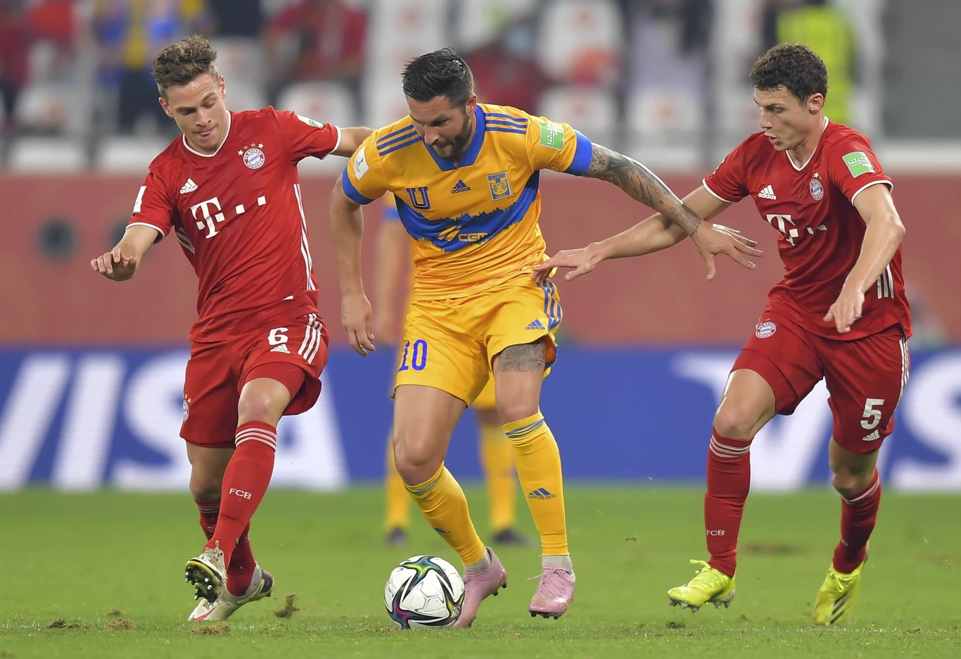 Jedyną bramkę dla "Die Roten" w finałowym boju z Tigres UANL strzelił Benjamin Pavard (na zdjęciu po prawej). Jedyną bramkę dla "Die Roten" w finałowym boju z Tigres UANL strzelił Benjamin Pavard (na zdjęciu po prawej).