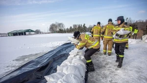 W Płocku obowiązuje nadal ogłoszony w poniedziałek alarm przeciwpowodziowy. Został wprowadzony z uwagi na zator lodowy na Wiśle poniżej miasta