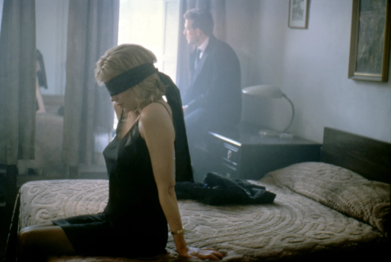 Kim Basinger w filmie "Dziewięć i pół tygodnia"