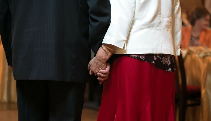 ​"Krysię znalazłem pod podłogą". Wzięli ślub po sześćdziesiątce
