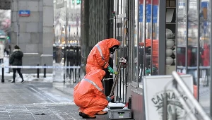 Akcja służb na skrzyżowaniu Al. Jerozolimskich z ul. Kruczą w centrum Warszawy