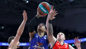 Witalij Fridzon (pierwszy z prawej)