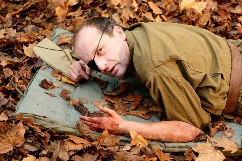 "Piękni i bezrobotni" "Piękni i bezrobotni"