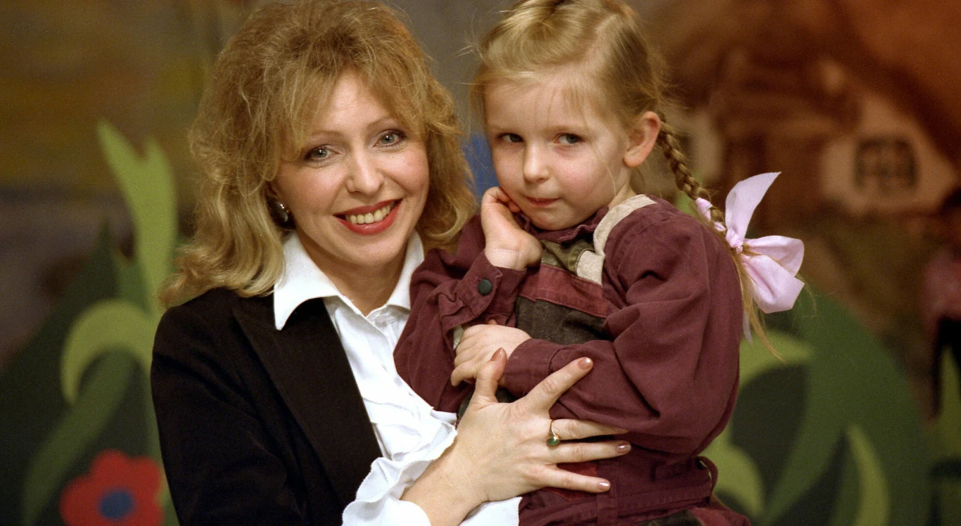 Grażyna Świtała z córką, 1994 rok Grażyna Świtała z córką, 1994 rok