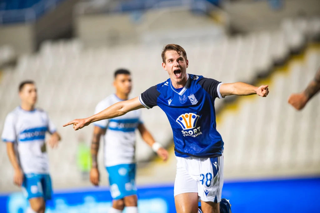 Jakub Kamiński z Lecha Poznań w meczu z Apollonem Limassol