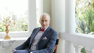 Charles Dance w serialu "Singapurskie kleszcze"