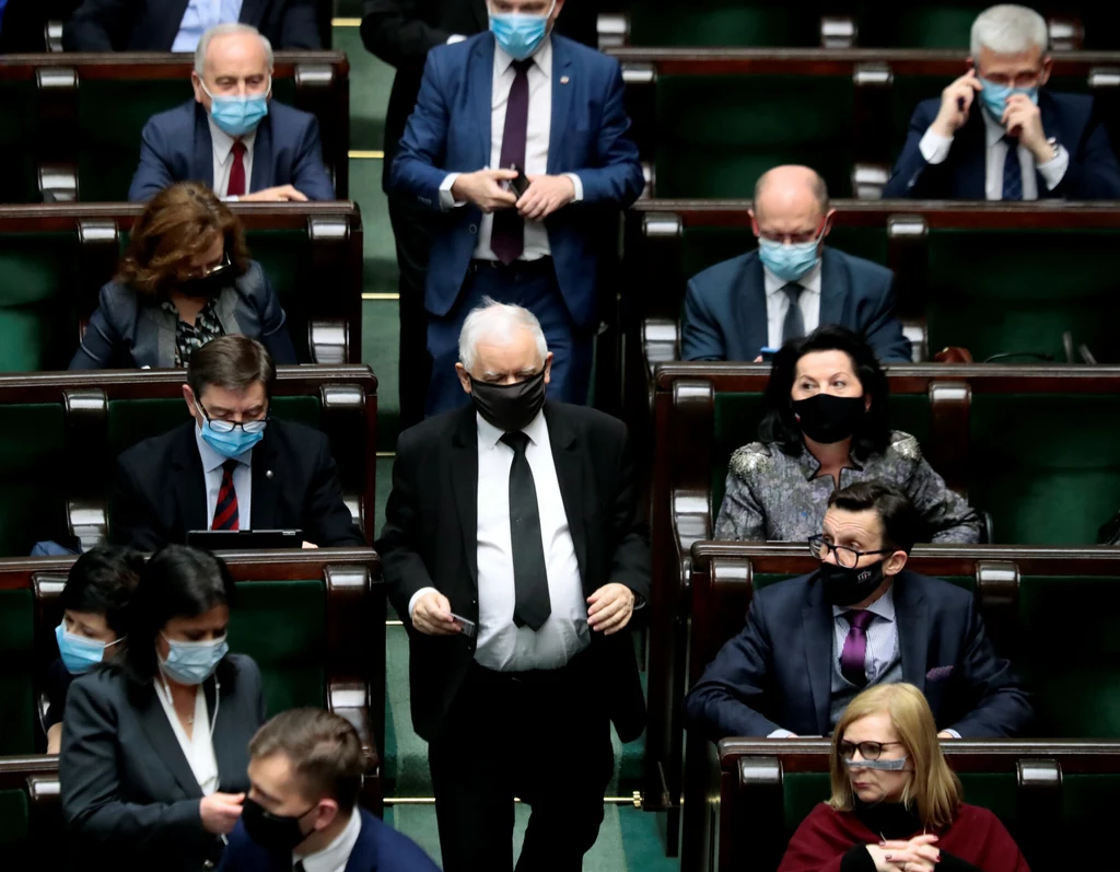 Prawo i Sprawiedliwość w sondażu IBRiS ma poparcie 32,3 proc. wyborców Prawo i Sprawiedliwość w sondażu IBRiS ma poparcie 32,3 proc. wyborców
