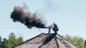 Oszustwa w programie "Czyste Powietrze". 1,5 tys. osób musi zwrócić dotację