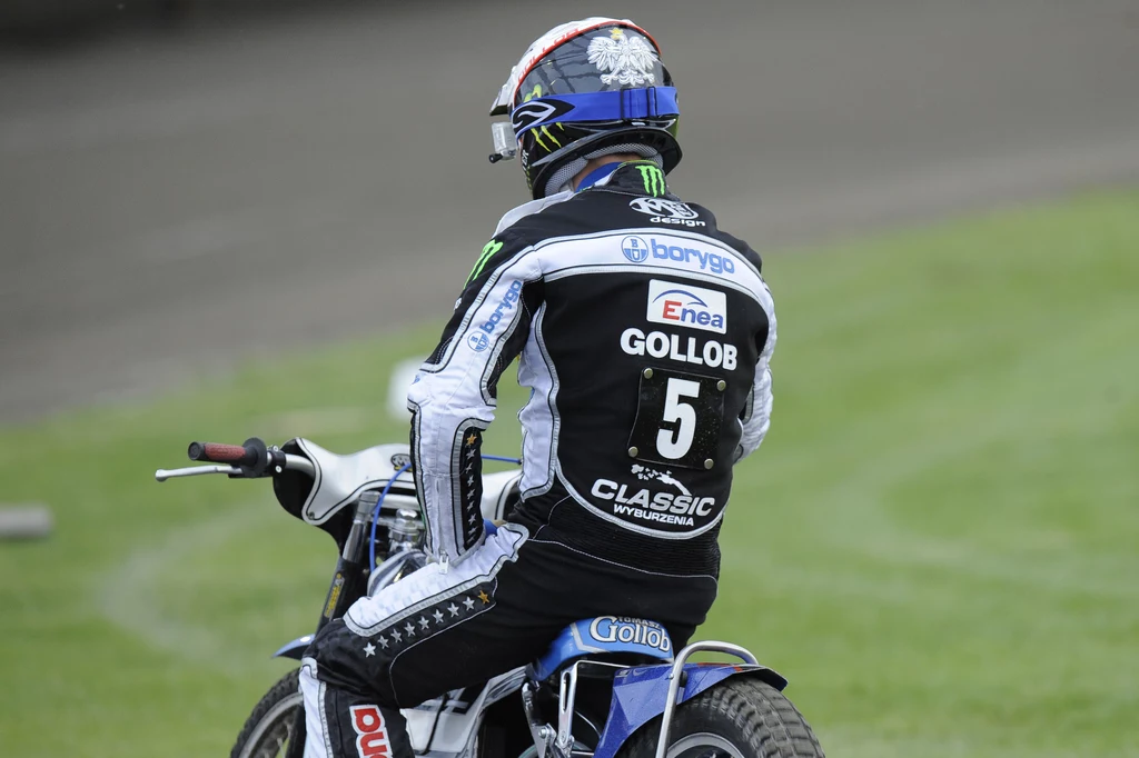 Tomasz Gollob w 2003 roku przeżył nie lada szok i dał się objechać Billy'emu Janniro Tomasz Gollob w 2003 roku przeżył nie lada szok i dał się objechać Billy'emu Janniro