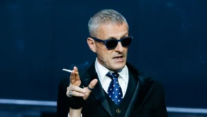 Jacek Poniedziałek w spektaklu "Francuzi"