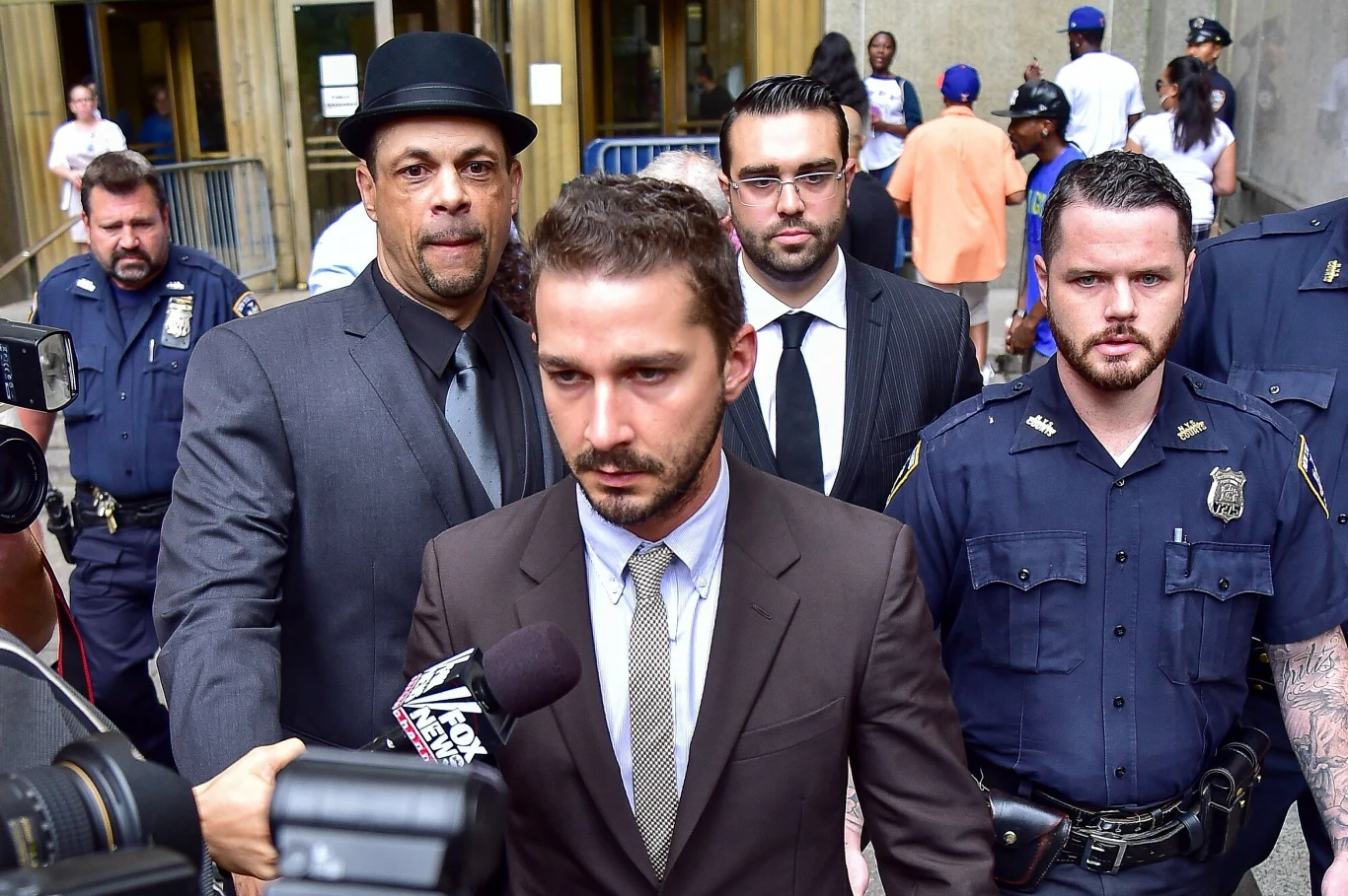 Shia LaBeouf udał się na odwyk po tym, jak został oskarżony o przemoc domową Shia LaBeouf udał się na odwyk po tym, jak został oskarżony o przemoc domową