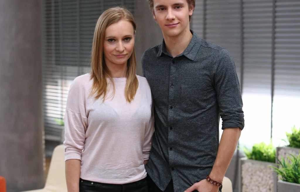 Maciej Musiał z mamą Maciej Musiał z mamą