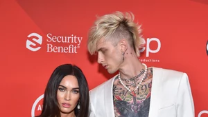 Machine Gun Kelly nosi na szyi wisiorek z kroplą krwi Megan Fox