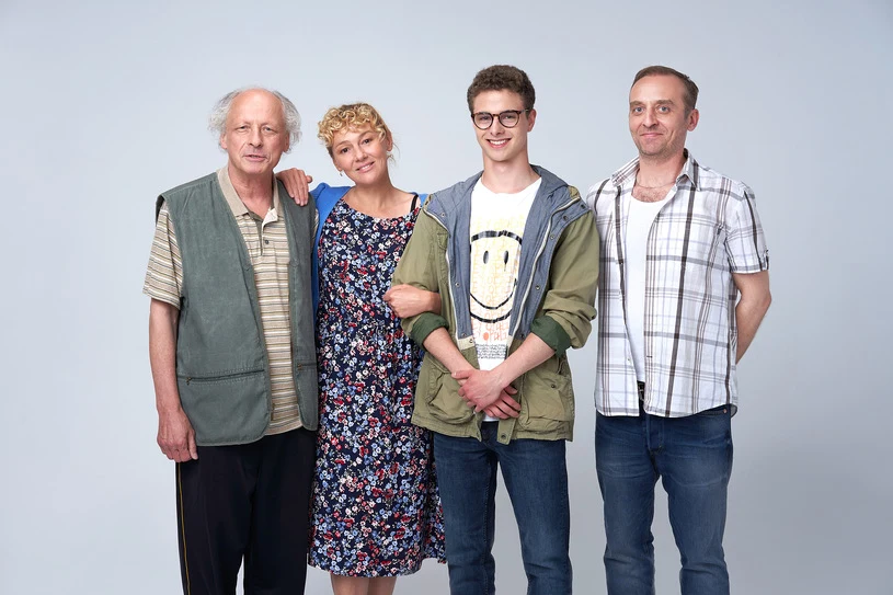 Paweł Wawrzecki, Katarzyna Kwiatkowska, Jakub Zdrójkowski i Wojciech Mecwaldowski, czyli serialowa rodzina Kowalskich