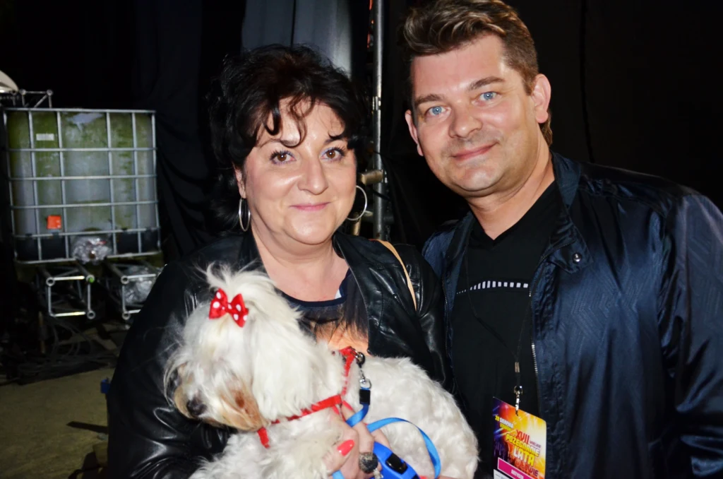 Danuta i Zenon są ze sobą od wielu lat Danuta i Zenon są ze sobą od wielu lat