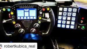Kierownica pojazdu LMP2, w którym będzie ścigał się Robert Kubica (źródło: Instagram/robertkubica_real)