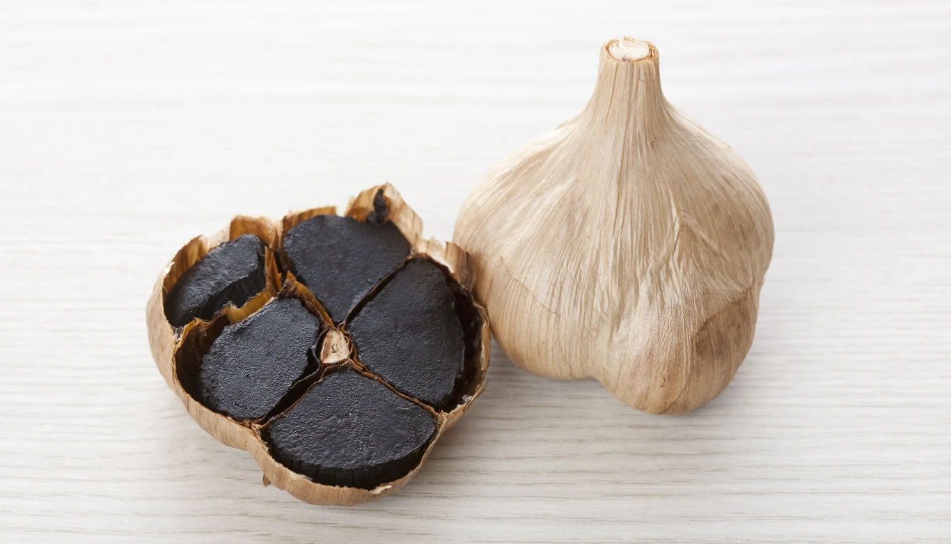 Czarny czosnek to prawdziwa skarbnica zdrowia.