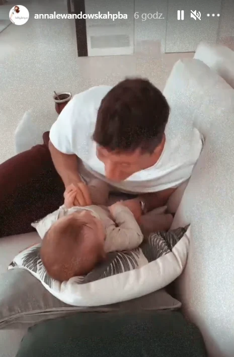 Robert Lewandowski z córką Laurą.