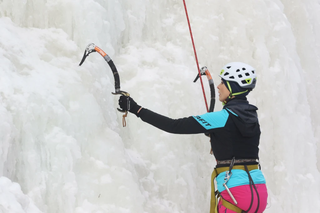Dorota Gardias zdobywa lodospad Dorota Gardias zdobywa lodospad