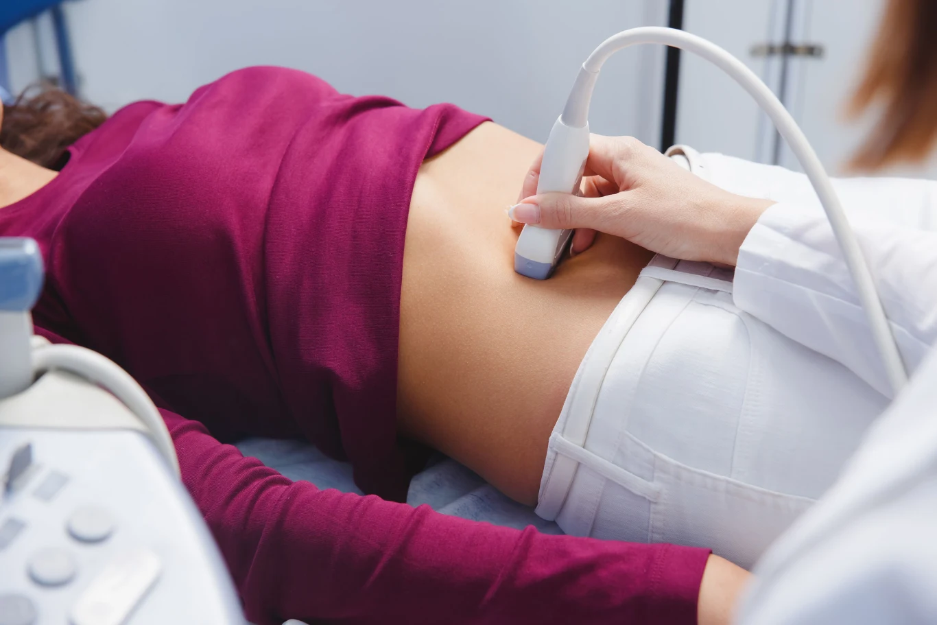 Część kobiet szuka pomocy w zagranicznym szpitalu
