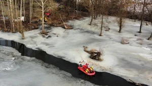 Poszukiwania ciała Jana Lityńskiego w zamarzniętej Narwi