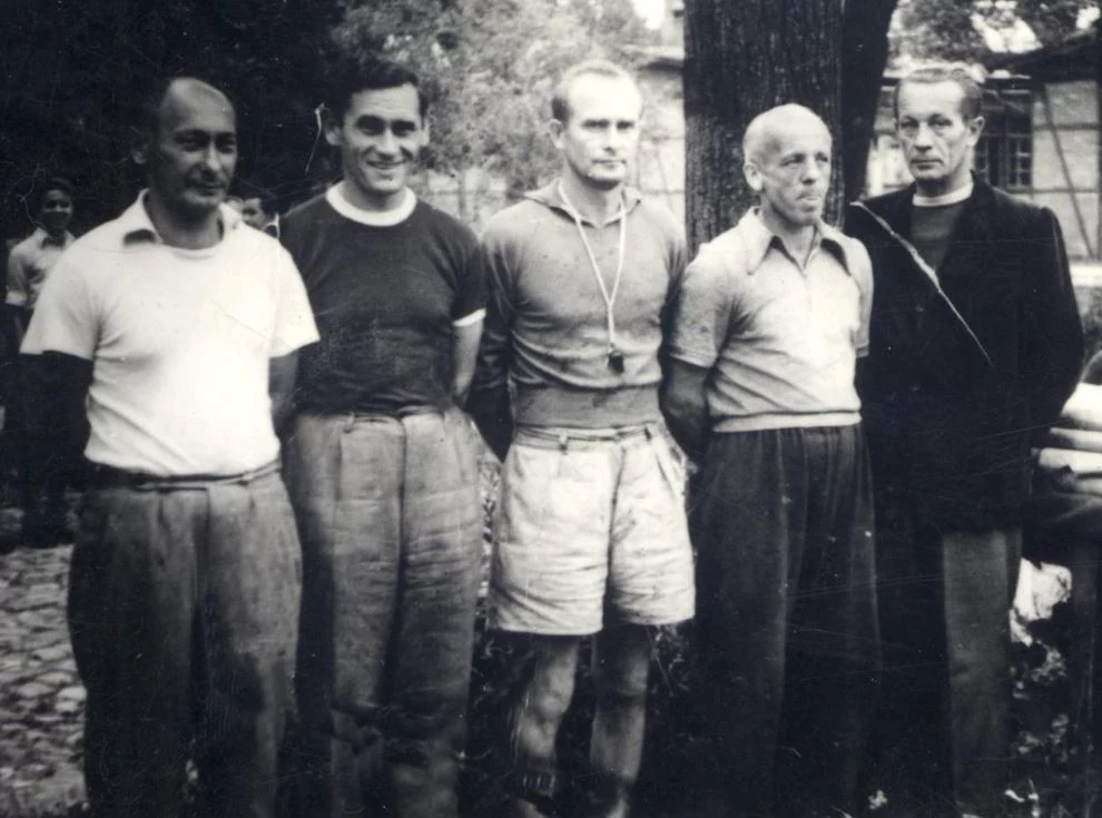 1957, Kazimierz Górski na obozie juniorów, fot. Fotonova, archiwum prywatne Górskich 1957, Kazimierz Górski na obozie juniorów, fot. Fotonova, archiwum prywatne Górskich