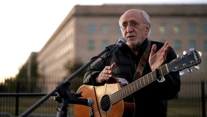 Peter Yarrow oskarżony o gwałt na nieletniej. Do sądu wpłynął pozew 