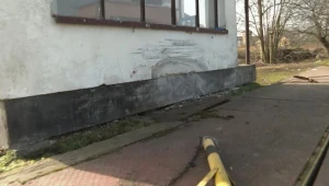 Matka tłumaczyła policjantom, że próbowała córkę nauczyć jeździć samochodem