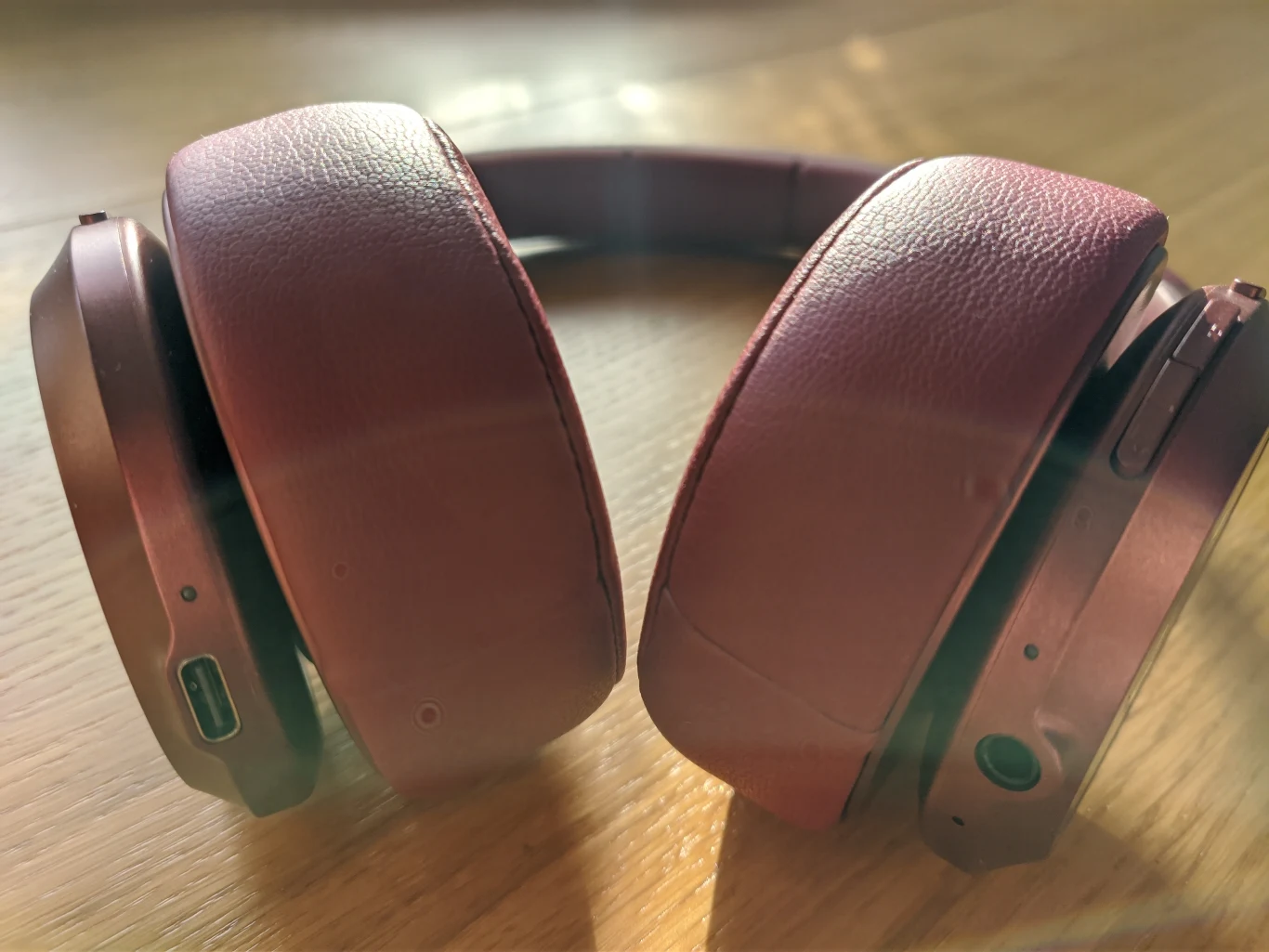 W Code ANC wszystko jest na swoim miejscu. O tym, czy włączony jest tryb ANC poinformuje was dioda LED W Code ANC wszystko jest na swoim miejscu. O tym, czy włączony jest tryb ANC poinformuje was dioda LED